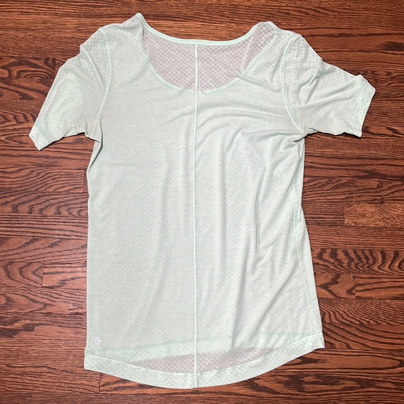 Light green sheer lululemon t-shirt - Picture 2 of 2